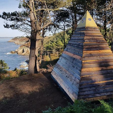 Les Fous De Bassans Panzió Poullan-sur-Mer Kültér fotó